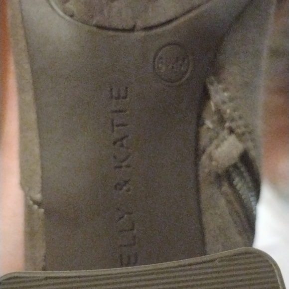 Kelly&Katie knee high suede taupe chunky heel boots. - Picture 3 of 3